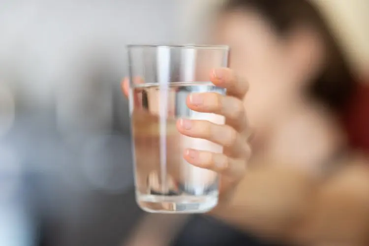 is water good for your teeth -- glass of water