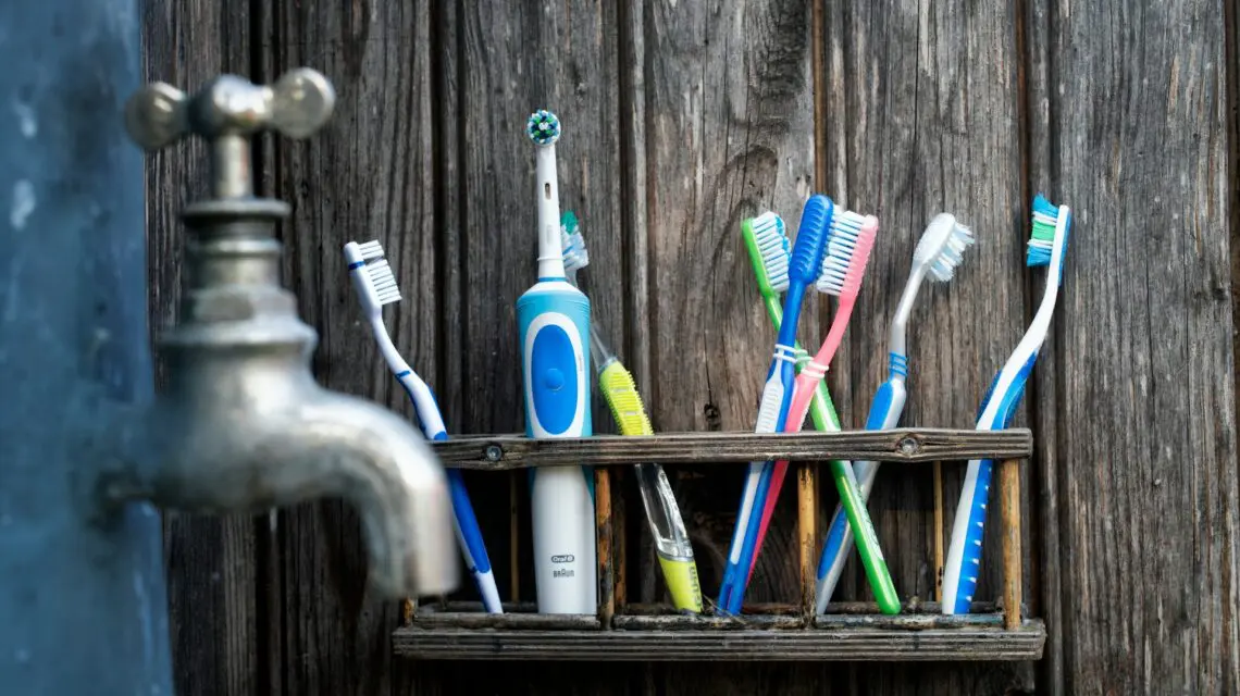 when to replace toothbrushes