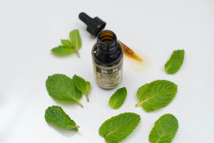 diy oral health - peppermint leaves and essential oil